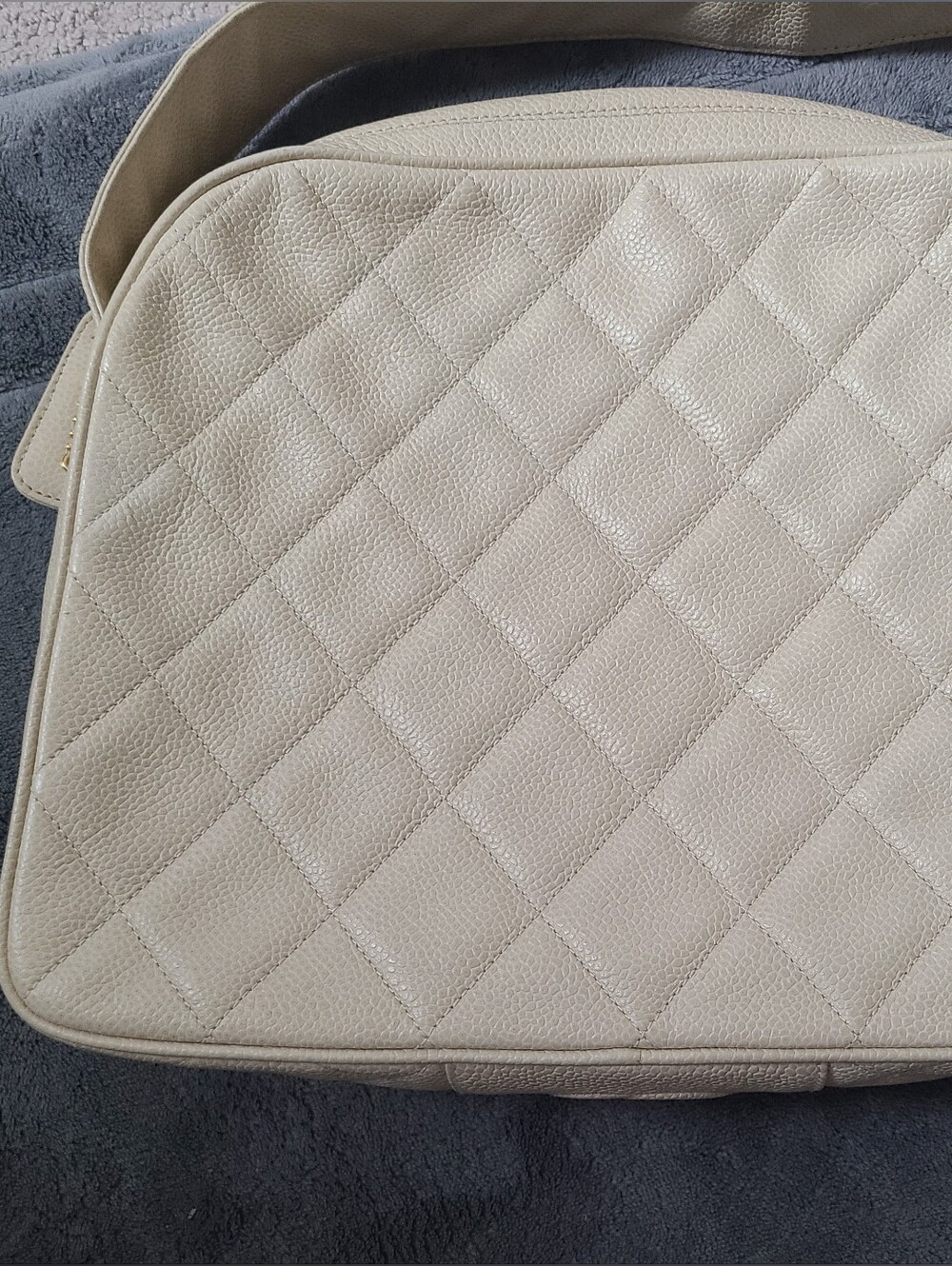 CHANEL Quilted Shoulder Bag - Beige Cream